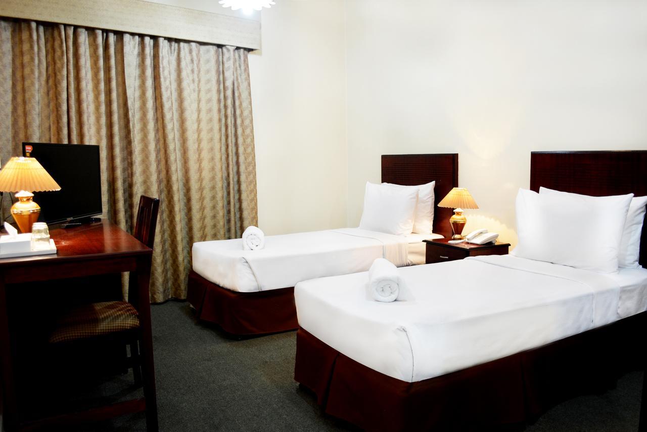 แกแล็กซี พลาซา โฮเต็ล Hotel ดูไบ ภายนอก รูปภาพ